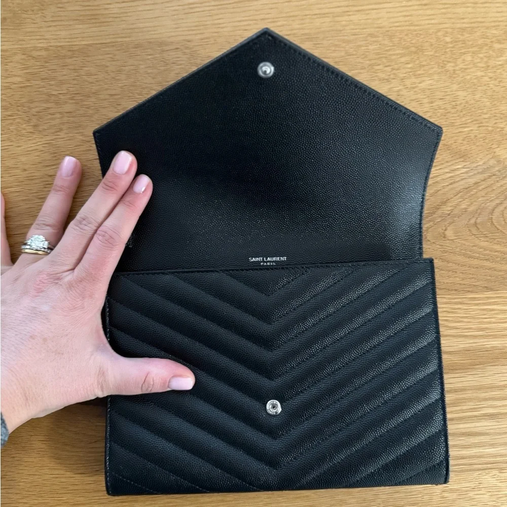 *Authentic* Yves Saint Laurent Cassandre Leather Clutch - Picture 3 of 5